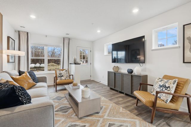 21605 Azalea Lane, Farmington, MN 55024