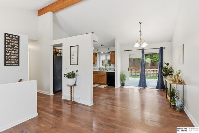 130 Cedar Circle, Bellevue, NE 68005