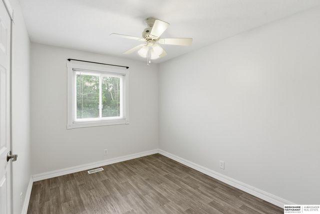 130 Cedar Circle, Bellevue, NE 68005