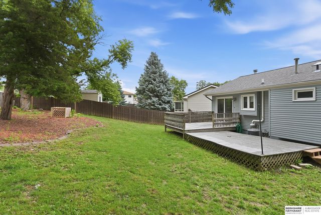 130 Cedar Circle, Bellevue, NE 68005