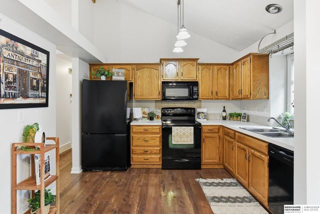 130 Cedar Circle, Bellevue, NE 68005