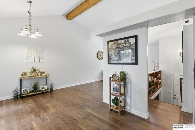 130 Cedar Circle, Bellevue, NE 68005
