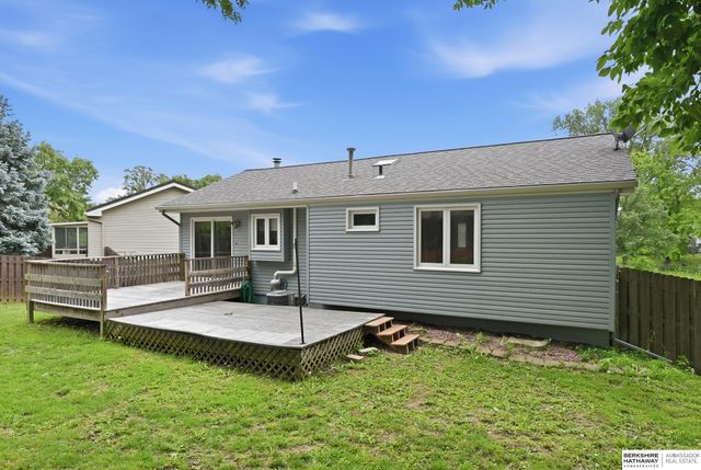 130 Cedar Circle, Bellevue, NE 68005