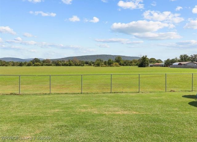 18 Pickle Lane, Heavener, OK 74937