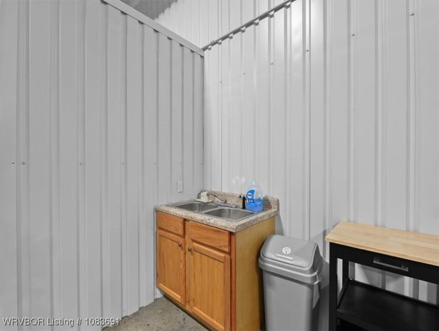 18 Pickle Lane, Heavener, OK 74937