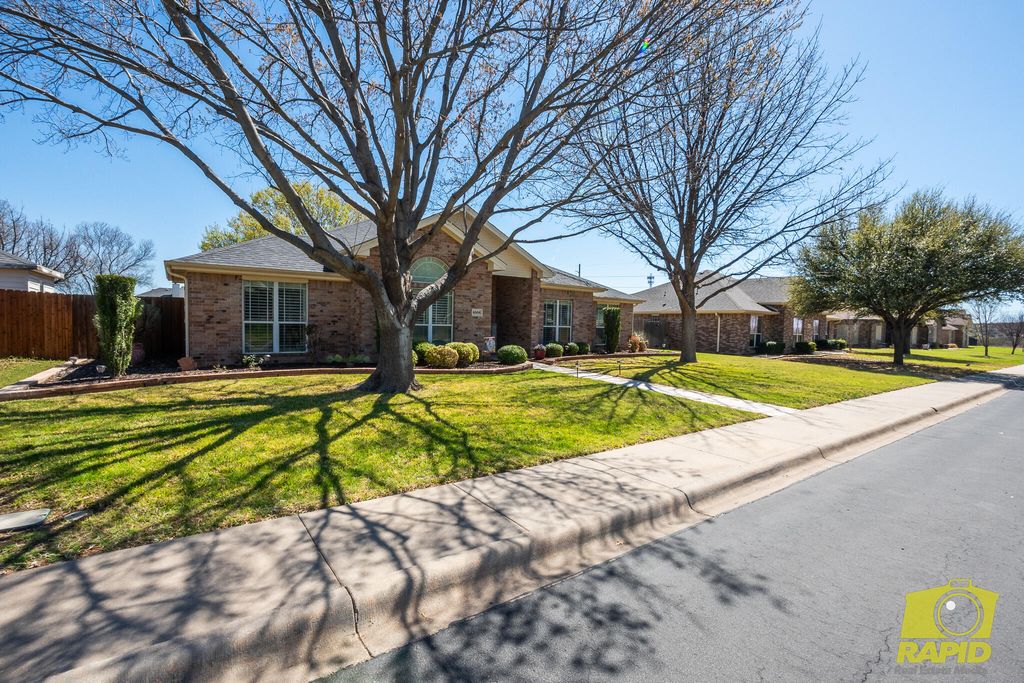 Image 4 of property listing at 6006 Maravillas Street, San Angelo, TX 76904