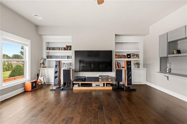 4051 Laura Jean Way, Buford, GA 30518