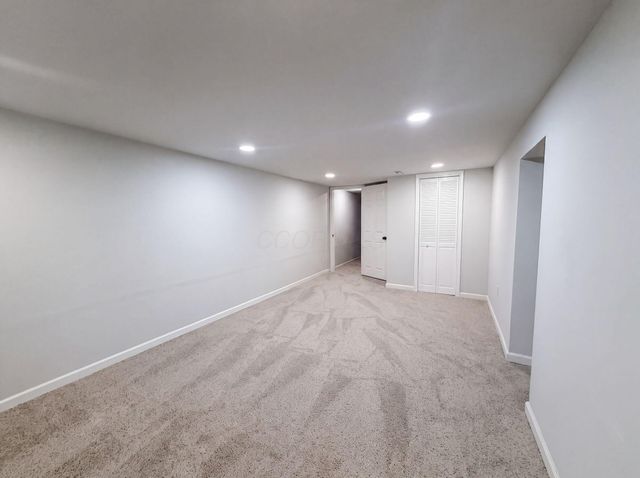 2884 Kingston Avenue, Grove City, OH 43123