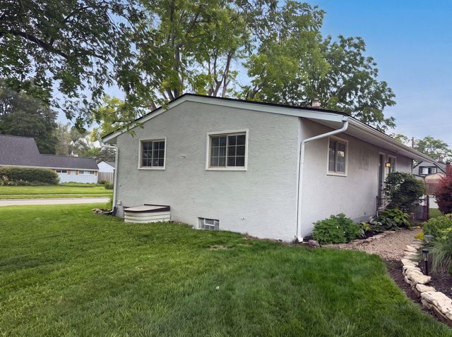 2884 Kingston Avenue, Grove City, OH 43123