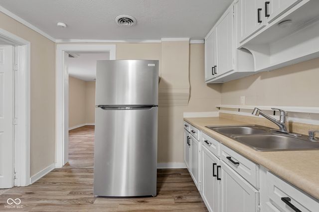 2151 Park Avenue, Columbus, IN 47201