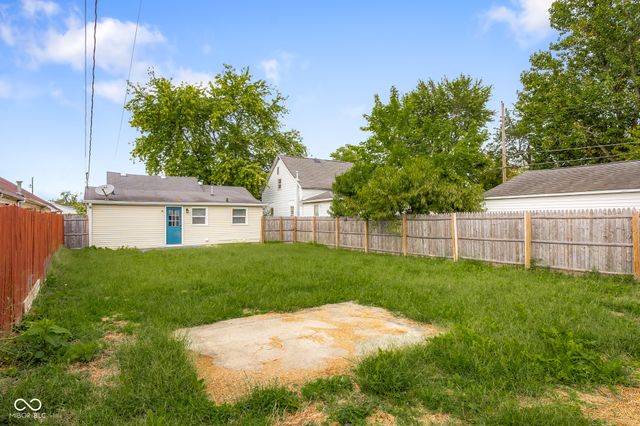 2151 Park Avenue, Columbus, IN 47201