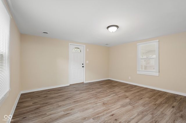 2151 Park Avenue, Columbus, IN 47201