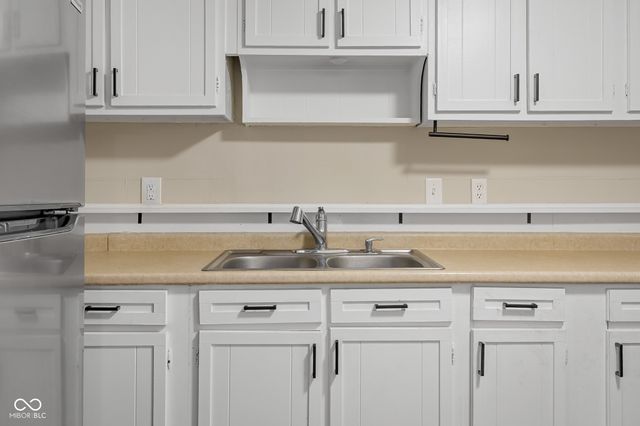 2151 Park Avenue, Columbus, IN 47201