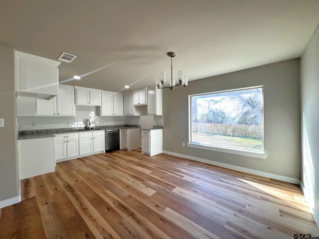 516 S O'Tyson, Mt Pleasant, TX 75455