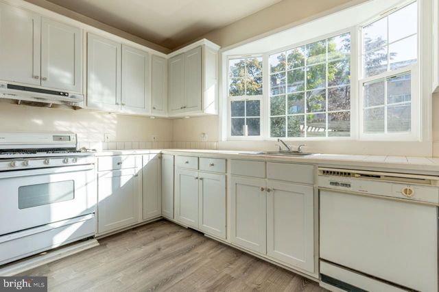 415 S ADAMS ST, Arlington, VA 22204