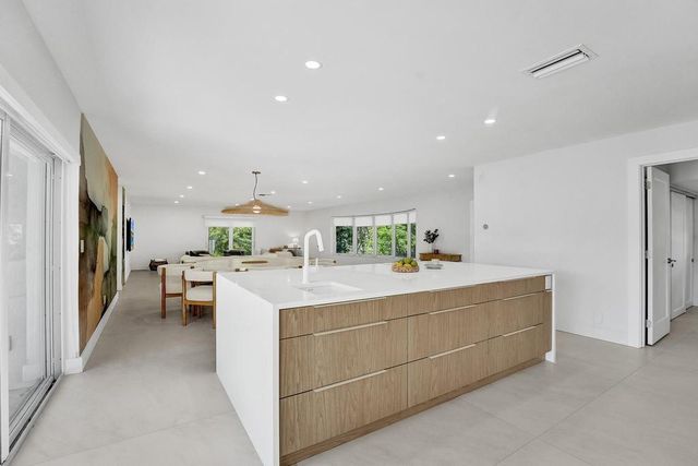 5581 NE 31st Avenue, Fort Lauderdale, FL 33308