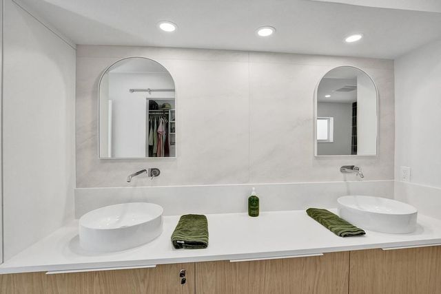 5581 NE 31st Avenue, Fort Lauderdale, FL 33308