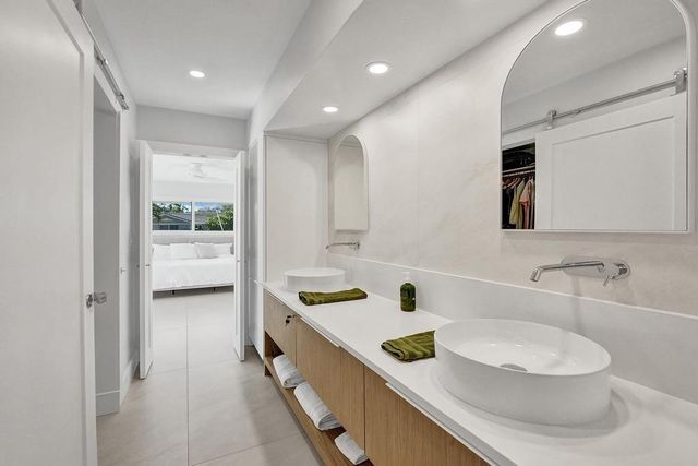 5581 NE 31st Avenue, Fort Lauderdale, FL 33308