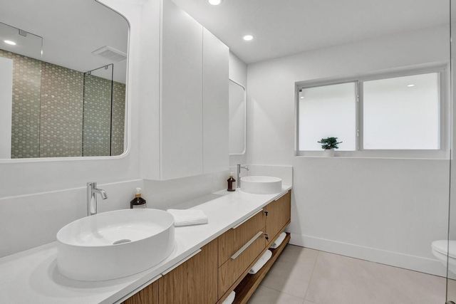 5581 NE 31st Avenue, Fort Lauderdale, FL 33308