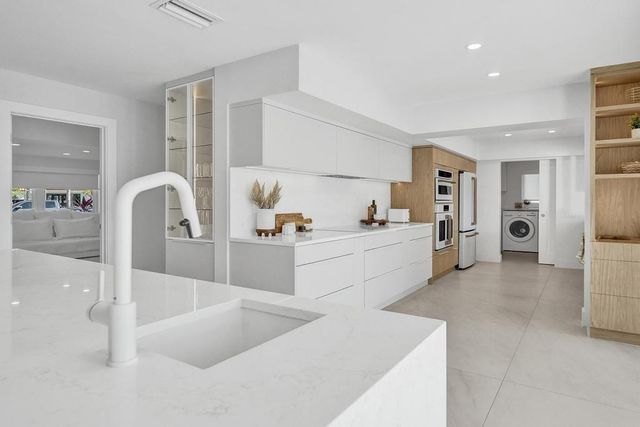 5581 NE 31st Avenue, Fort Lauderdale, FL 33308