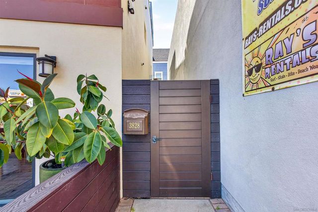 3828 Mission Blvd, San Diego, CA 92109