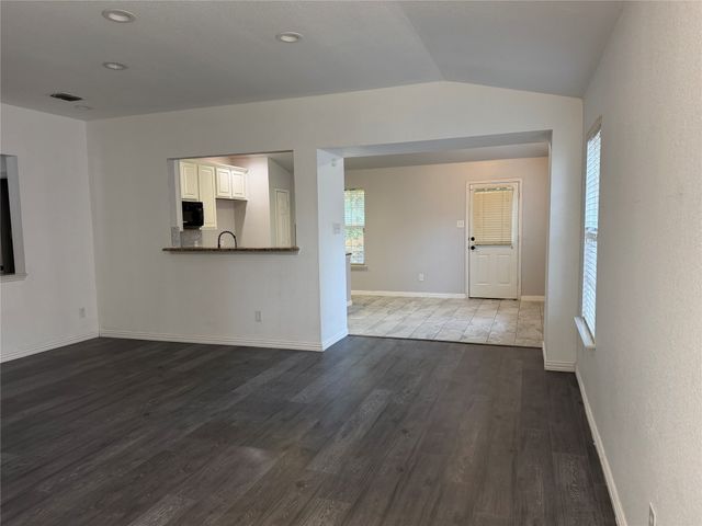 2525 Creek Villas Drive, Bedford, TX 76022