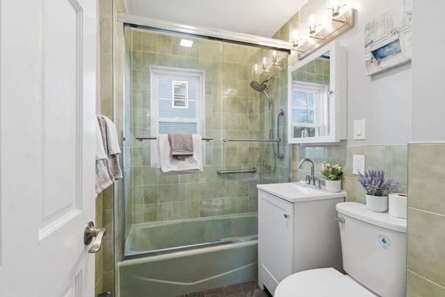 5 Atwood Ave, Norwood, MA 02062