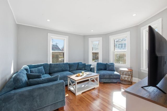 5 Atwood Ave, Norwood, MA 02062