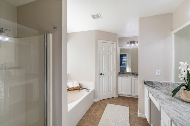 5712 Meadowglen Drive, Denton, TX 76226