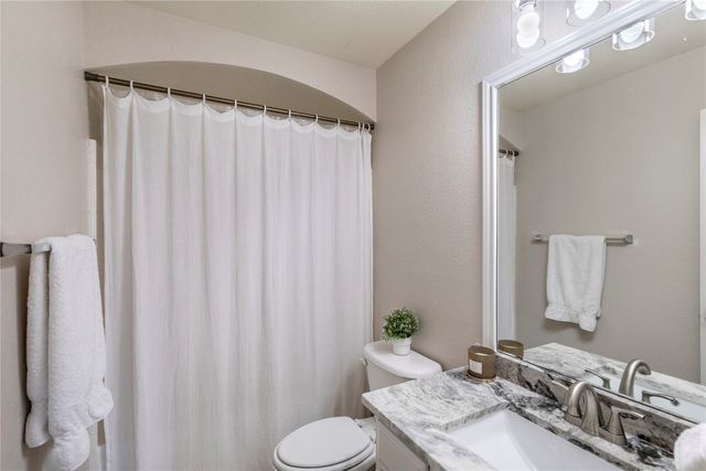 5712 Meadowglen Drive, Denton, TX 76226