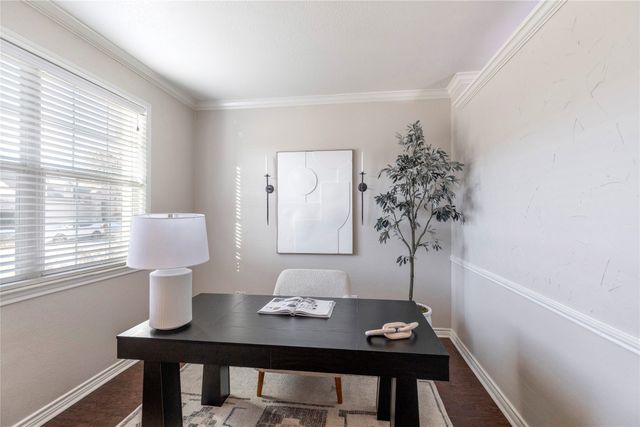 5712 Meadowglen Drive, Denton, TX 76226