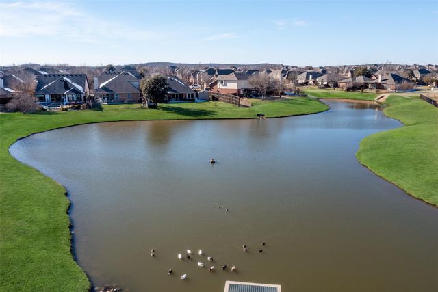 5712 Meadowglen Drive, Denton, TX 76226