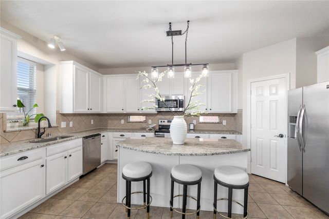 5712 Meadowglen Drive, Denton, TX 76226