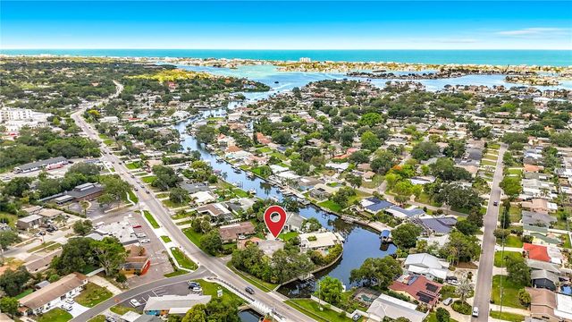 3511 NORTH CIR, Largo, FL 33770