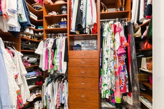 254 Edgemere WAY E, Naples, FL 34105