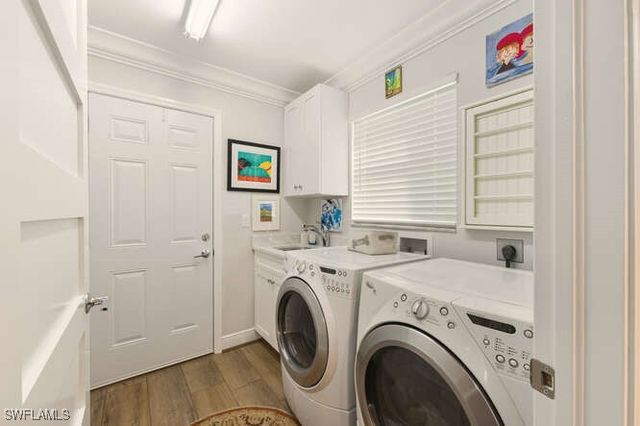 254 Edgemere WAY E, Naples, FL 34105