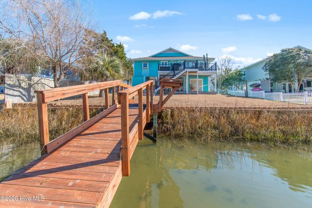 205 SW 15th Street, Oak Island, NC 28465