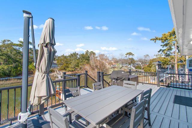 205 SW 15th Street, Oak Island, NC 28465