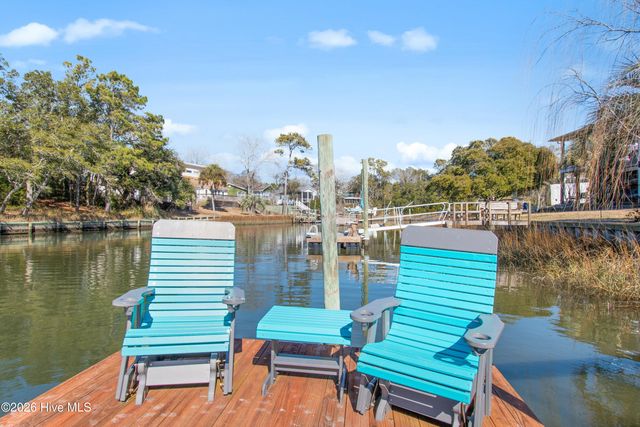 205 SW 15th Street, Oak Island, NC 28465