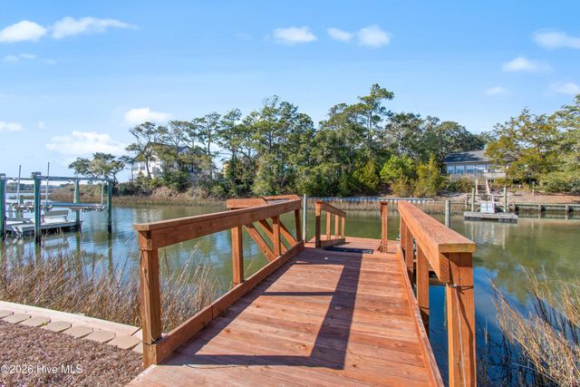 205 SW 15th Street, Oak Island, NC 28465