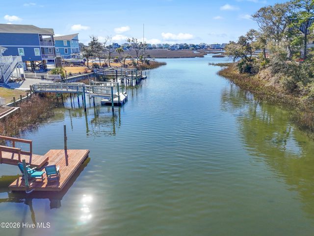 205 SW 15th Street, Oak Island, NC 28465
