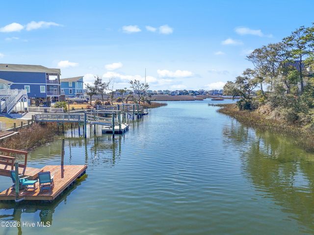 205 SW 15th Street, Oak Island, NC 28465