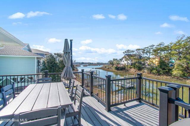 205 SW 15th Street, Oak Island, NC 28465