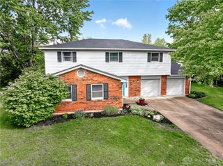 391 Roselake Drive, Centerville, OH 45458