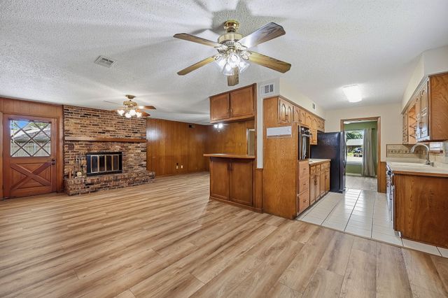 2506 Glen Court, Irving, TX 75062