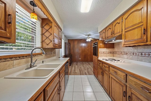 2506 Glen Court, Irving, TX 75062