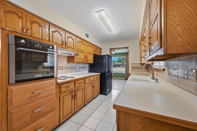 2506 Glen Court, Irving, TX 75062