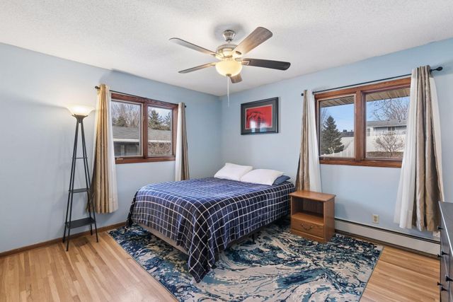 11205 River Hills Drive, Burnsville, MN 55337