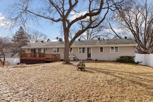 11205 River Hills Drive, Burnsville, MN 55337