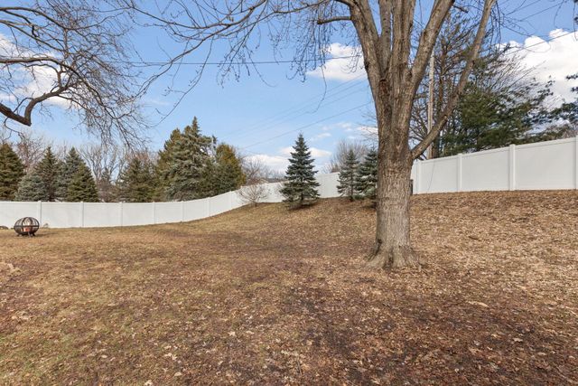 11205 River Hills Drive, Burnsville, MN 55337